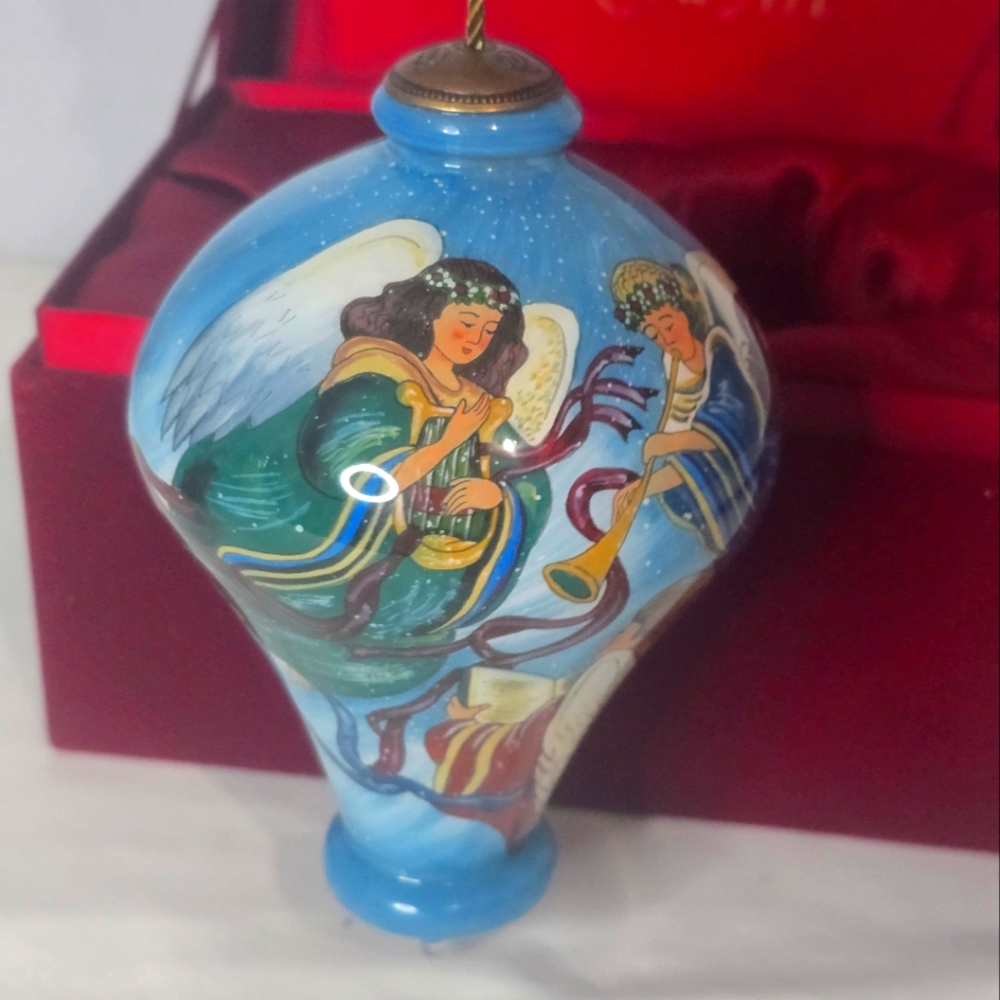 Ne'Qwa Art Glass REJOICE Ornament Susan Winget Angels Reverse Hand Painted